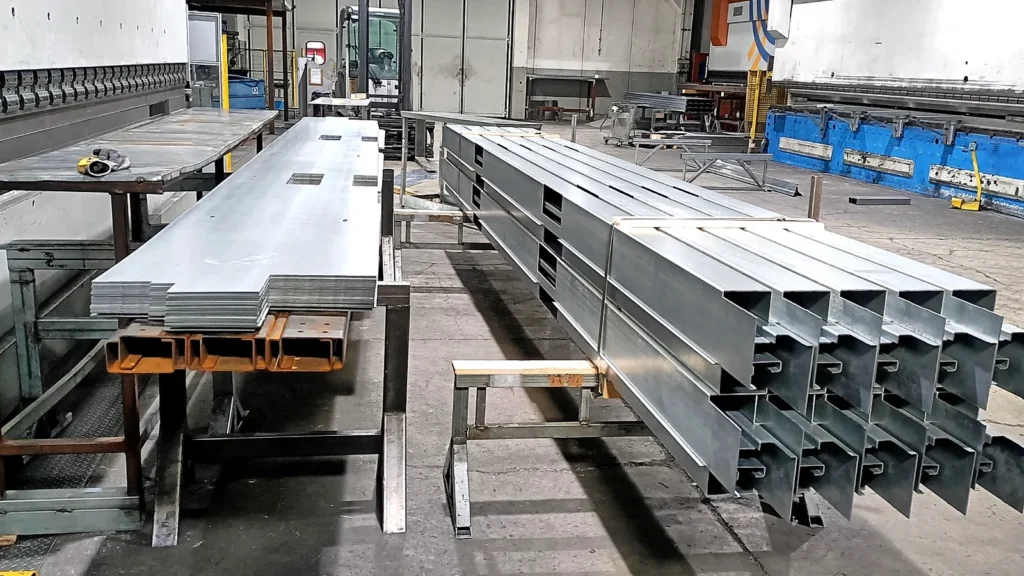 Profili e componenti metallici su misura prodotti da Prolam